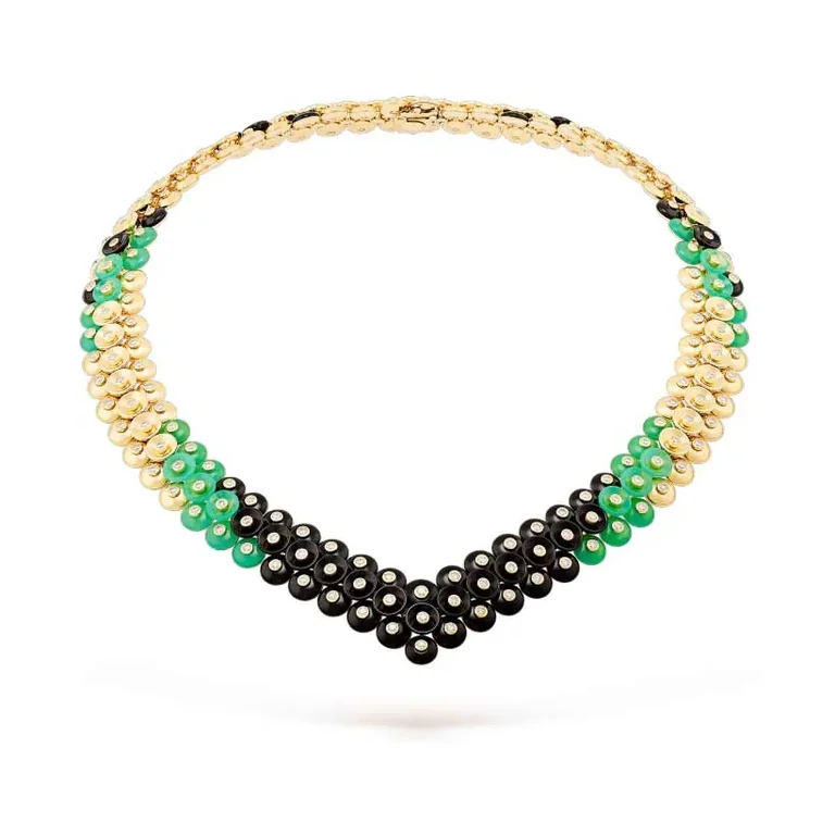 Van Cleef & Arpels VCARO7GH00 Bouton d?or necklace Yellow gold Chrysoprase Diamond Onyx necklace 1