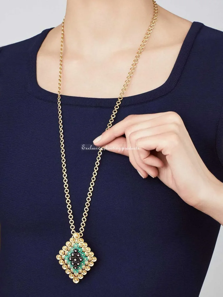 Van Cleef & Arpels VCARO9MU00 Bouton d?or pendant and detachable clip Yellow gold Chrysoprase Diamond Onyx 3