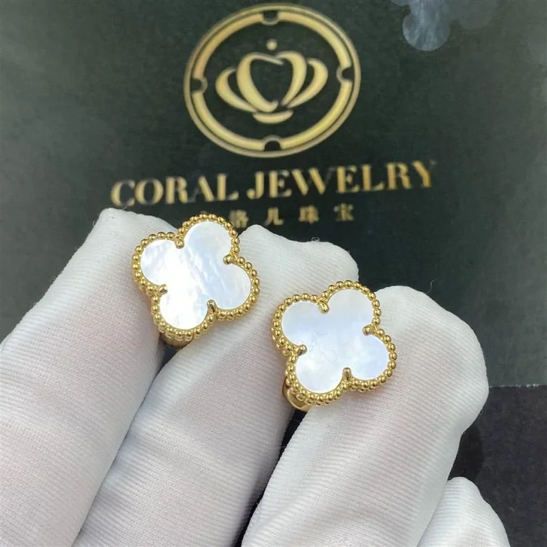 Van Cleef & Arpels VCARA44100 Vintage Alhambra Earrings Yellow gold Mother-of-pearl Earrings 6