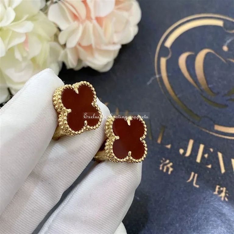 Van Cleef & Arpels VCARD40400 Vintage Alhambra Earrings Yellow Gold Carnelian 4