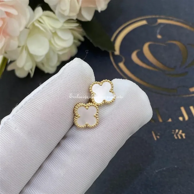 Van Cleef & Arpels VCARA44800 Sweet Alhambra Earstuds Yellow Gold Mother-of-pearl Earrings 6