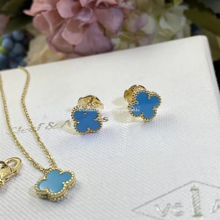 Van Cleef & Arpels VCARA44500 Earrings Sweet Alhambra earstuds yellow gold Turquoise 4