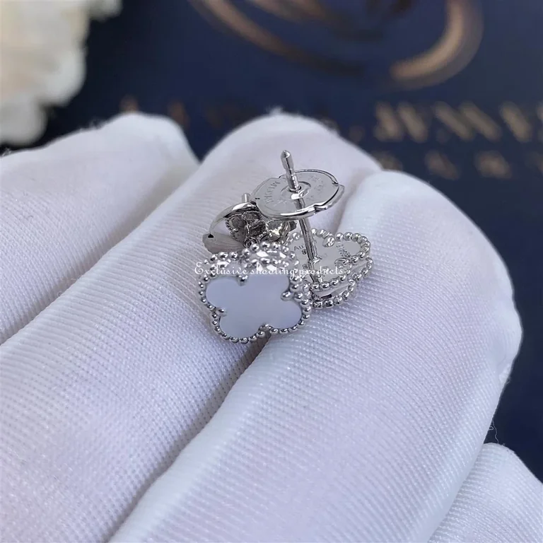 Van Cleef & Arpels VCARG12000 Sweet Alhambra earstuds White gold Mother-of-pearl Earrings 4