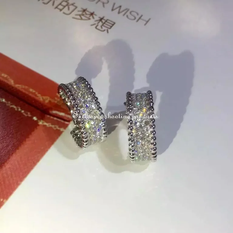 Van Cleef & Arpels VCARO2IY00 Perlée Diamonds hoop earrings 3 rows White gold Diamond earrings 6