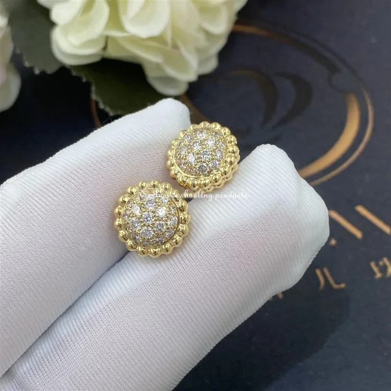 Van Cleef & Arpels VCARO9PG00 Perlée diamonds earrings Yellow gold Diamond earrings 4