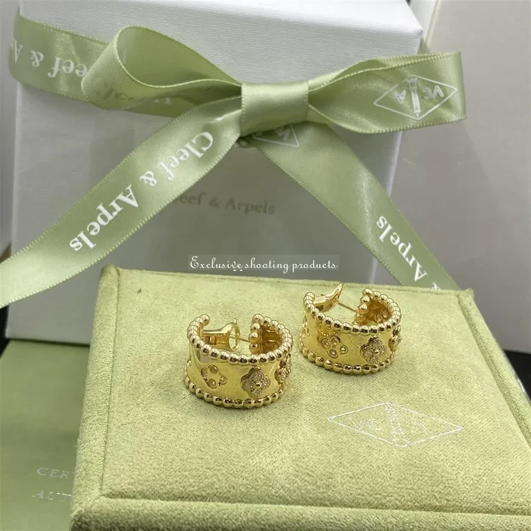 Van Cleef & Arpels VCARO3YE00 Perlée clovers hoop earrings Yellow gold Diamond 4