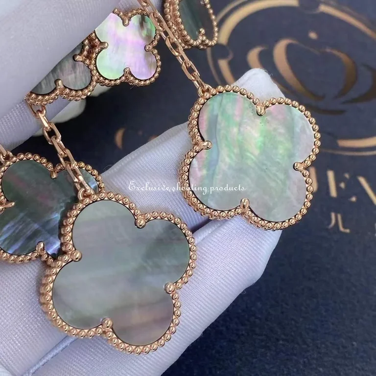 Van Cleef & Arpels Magic Alhambra VCARD78900 earrings 4 motifs Rose gold Grey Mother-of-pearl 2
