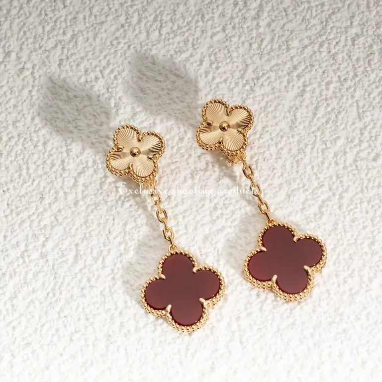 Van Cleef & Arpels VCARP7RQ00 Magic Alhambra earrings 2 motifs Rose gold Carnelian 6