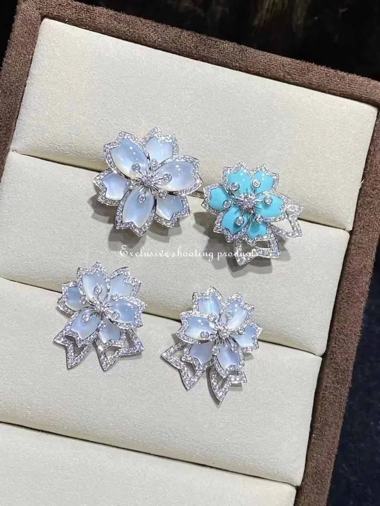 Van Cleef & Arpels VCARP7EQ00 Hellébore Earrings White Gold Diamond Mother-of-pearl Earrings 6