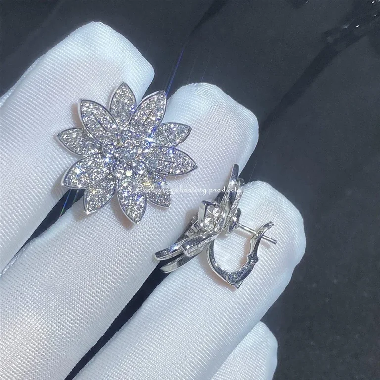 Van Cleef & Arpels VCARO96C00 Lotus earrings medium model White gold Diamond earrings 3