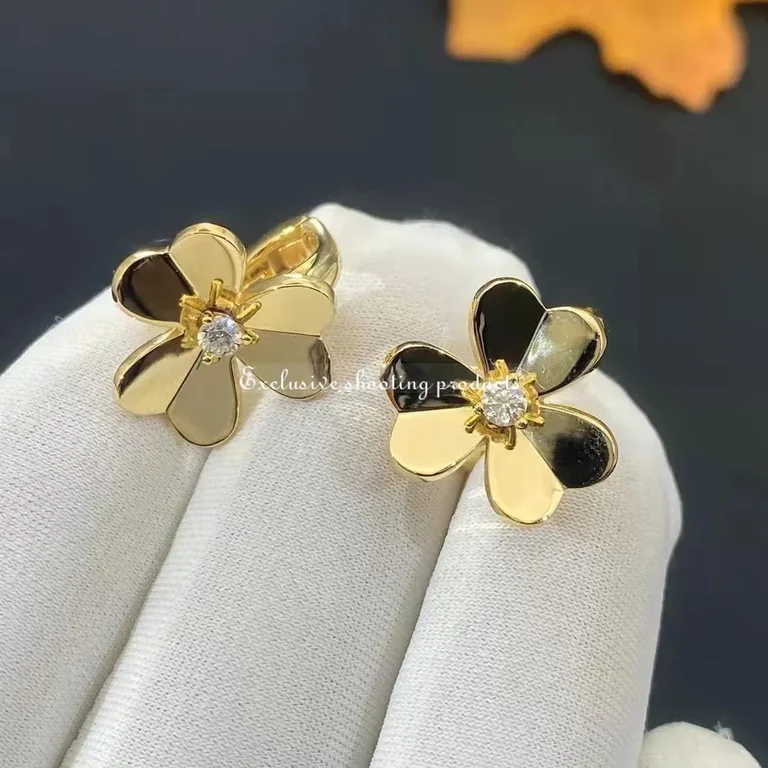 Van Cleef & Arpels VCARB65700 Frivole earrings small model Yellow gold Diamond earrings 2