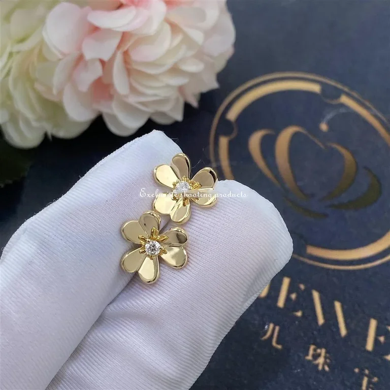 Van Cleef & Arpels VCARP0J300 Frivole earrings mini model Yellow gold Diamond earrings 5