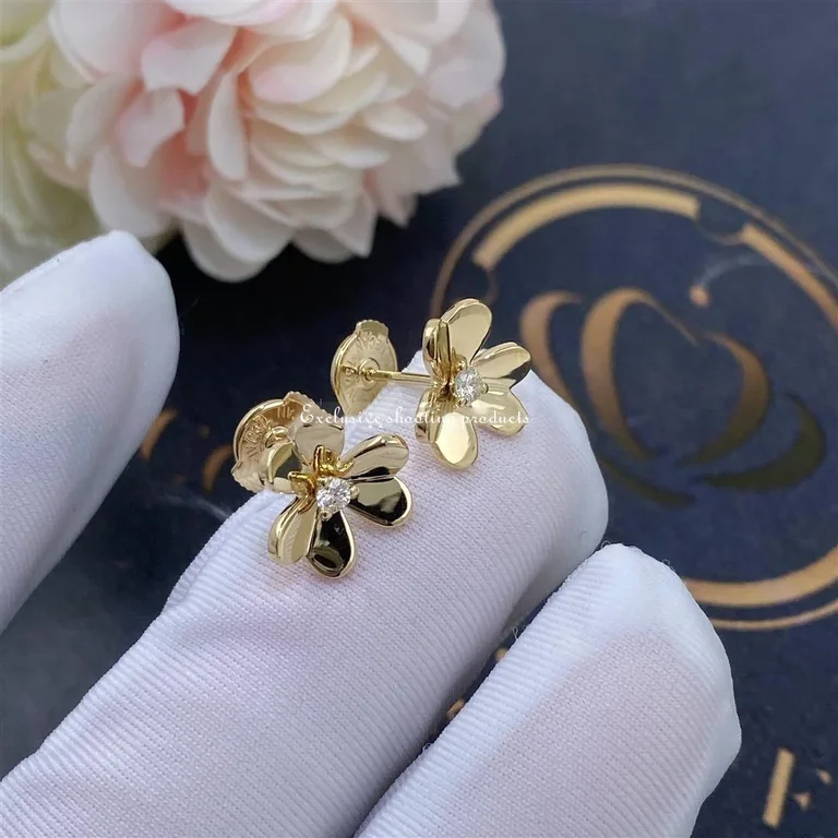 Van Cleef & Arpels VCARP0J300 Frivole earrings mini model Yellow gold Diamond earrings 2