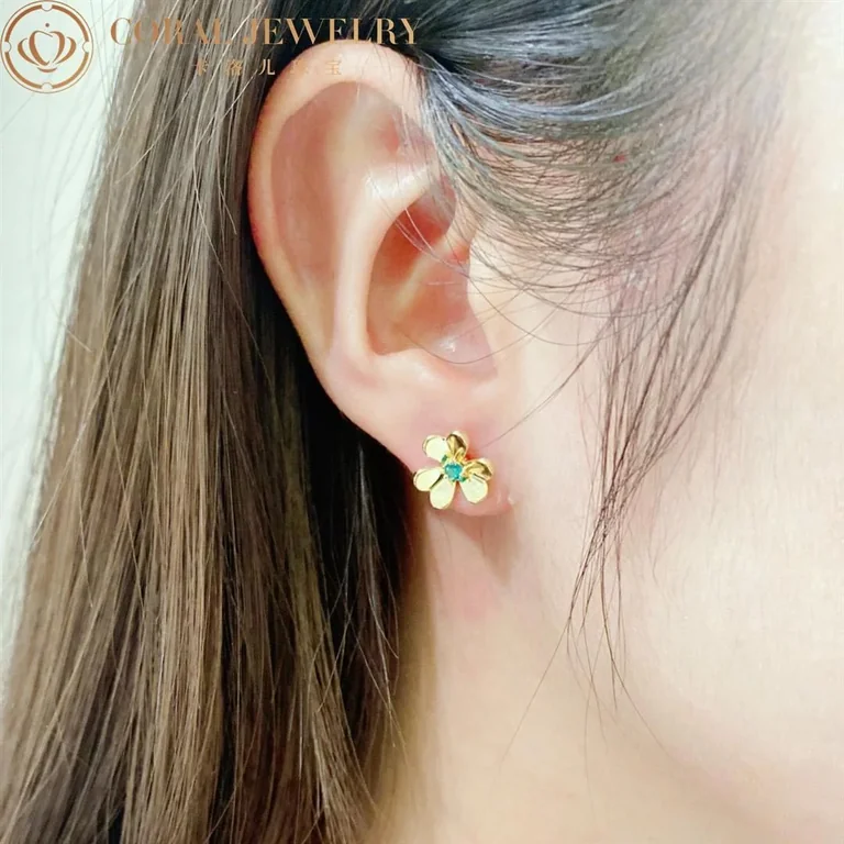 Van Cleef & Arpels VCARP7SD00 Frivole earrings mini model Yellow gold Emerald earrings 6