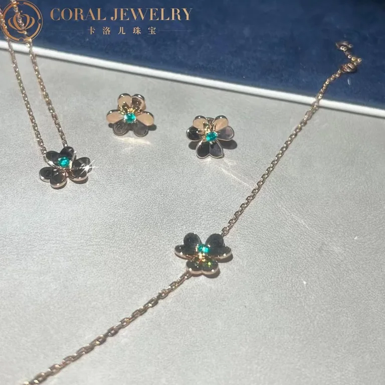 Van Cleef & Arpels VCARP7SD00 Frivole earrings mini model Yellow gold Emerald earrings 3