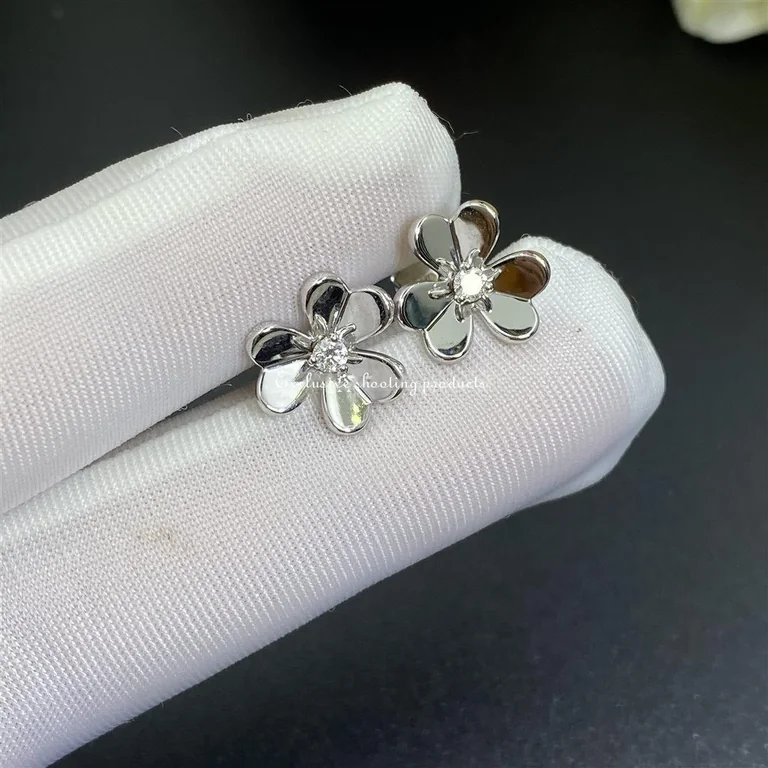 Van Cleef & Arpels VCARP0J600 Frivole earrings mini model White gold Diamond earrings 4