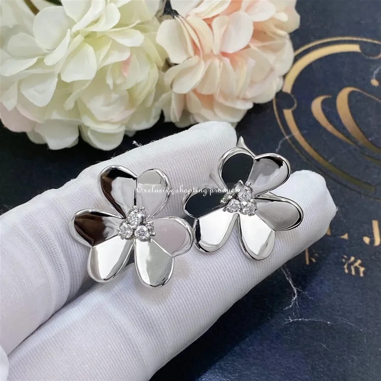 Van Cleef & Arpels VCARB65900 Frivole earrings large model White gold Diamond earrings 5