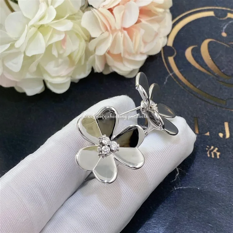 Van Cleef & Arpels VCARB65900 Frivole earrings large model White gold Diamond earrings 4