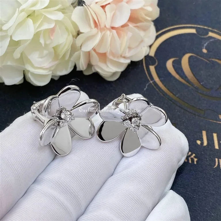 Van Cleef & Arpels VCARB65900 Frivole earrings large model White gold Diamond earrings 3