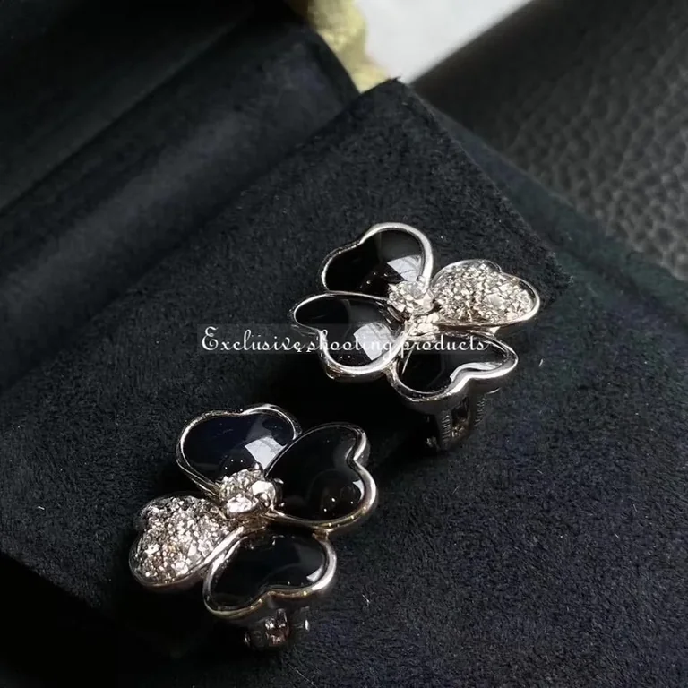 Van Cleef & Arpels Cosmos earrings VCARO5BZ00 medium mode White gold Diamond Onyx earrings 3