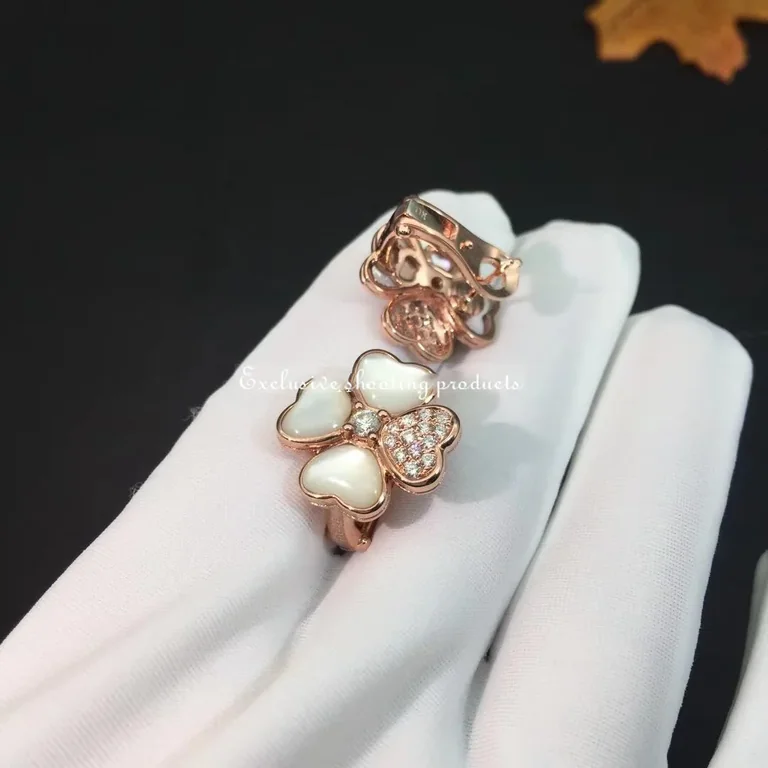 Van Cleef & Arpels VCARO5BZ00 Cosmos earrings medium model Rose gold Diamond Mother-of-pearl earrings 4