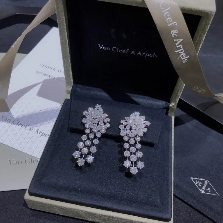Van Cleef & Arpels VCARO9CO00 À Cheval transformable earrings Platinum Diamond earrings 7