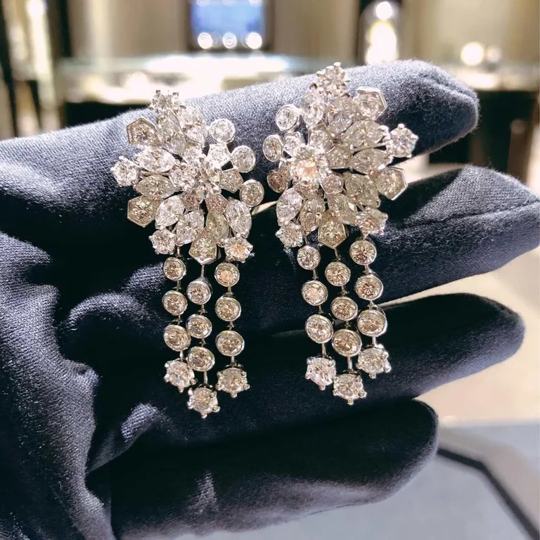 Van Cleef & Arpels VCARO9CO00 À Cheval transformable earrings Platinum Diamond earrings 4