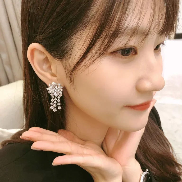 Van Cleef & Arpels VCARO9CO00 À Cheval transformable earrings Platinum Diamond earrings 2