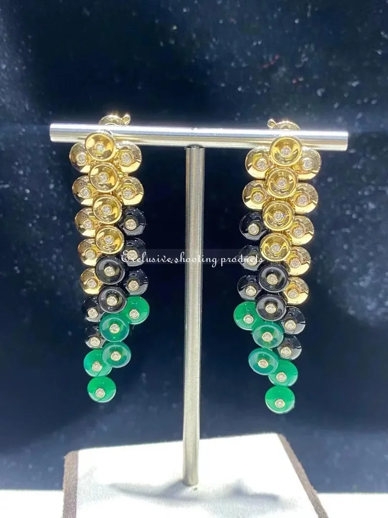 Van Cleef & Arpels VCARO77200 Bouton d?or earrings Yellow gold Chrysoprase 2