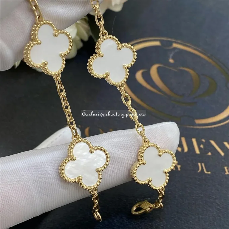 Van Cleef & Arpels VCARA41800 Vintage Alhambra bracelet 5 motifs Yellow gold Mother-of-pearl bracelet 5