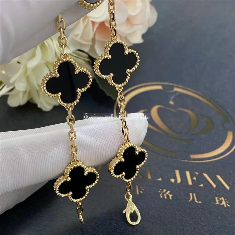 Van Cleef & Arpels VCARA41300 Vintage Alhambra bracelet 5 motifs Yellow gold Onyx bracelet 4