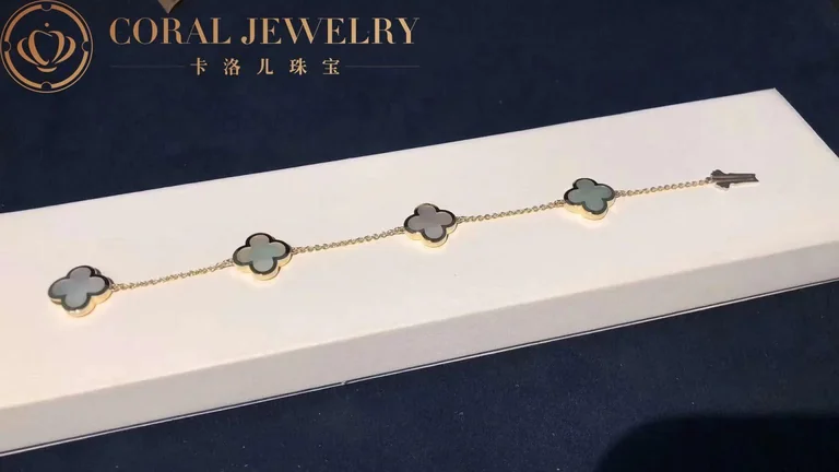 Van Cleef & Arpels Pure Alhambra VCARA36300 bracelet 4 motifs Yellow gold Mother-of-pearl 9