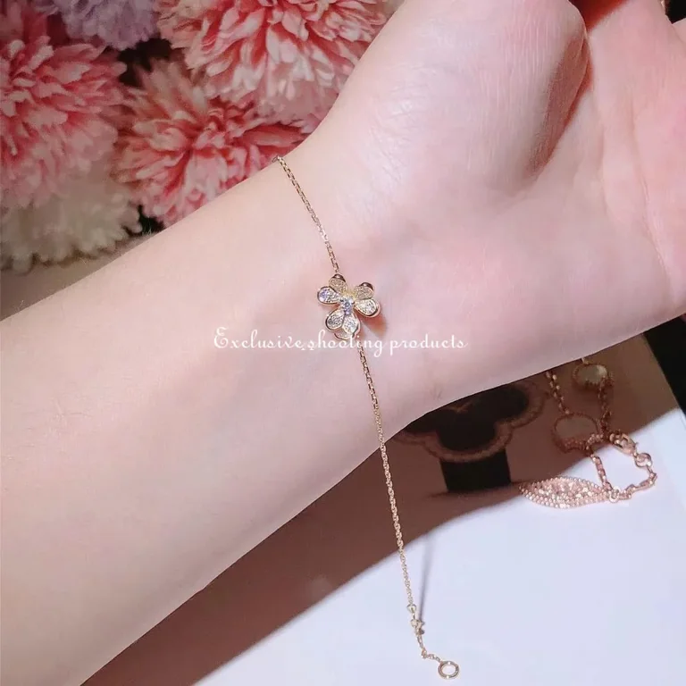 Van Cleef & Arpels VCARP24100 Frivole bracelet mini model Yellow gold Diamond bracelet 5