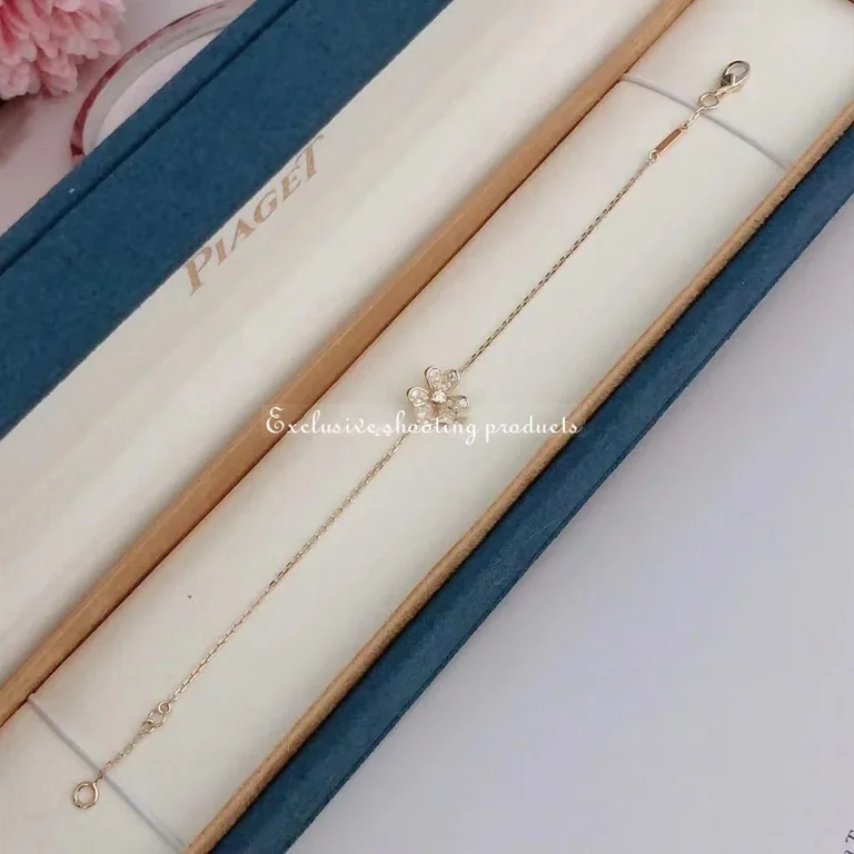 Van Cleef & Arpels VCARP24100 Frivole bracelet mini model Yellow gold Diamond bracelet 3