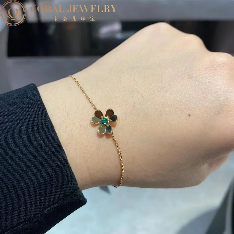 Van Cleef & Arpels VCARP7SC00 Frivole bracelet mini model Yellow gold Emerald 5