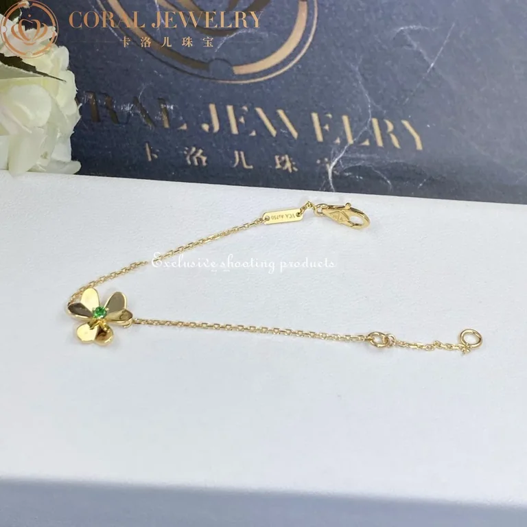 Van Cleef & Arpels VCARP7SC00 Frivole bracelet mini model Yellow gold Emerald 4