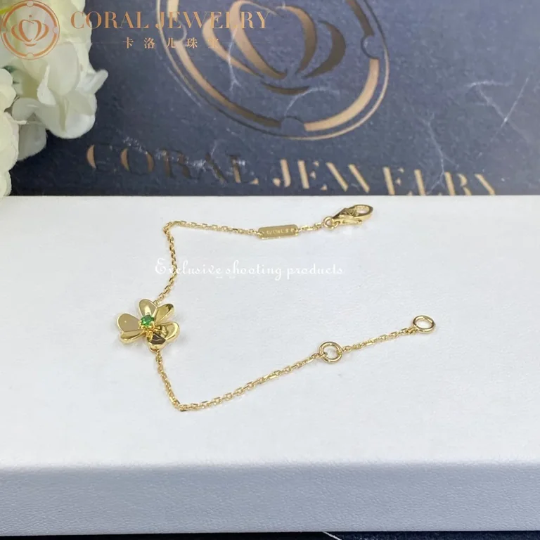 Van Cleef & Arpels VCARP7SC00 Frivole bracelet mini model Yellow gold Emerald 3