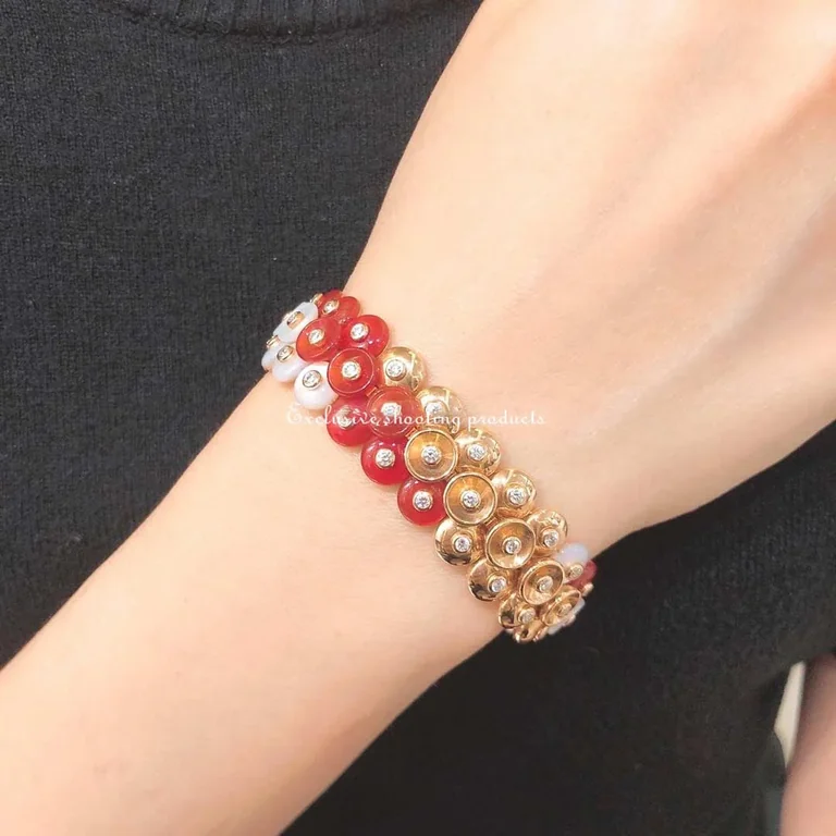 Van Cleef & Arpels VCARP09I00 Bouton d?or bracelet Rose gold Carnelian Diamond Mother-of-pearl bracelet 7