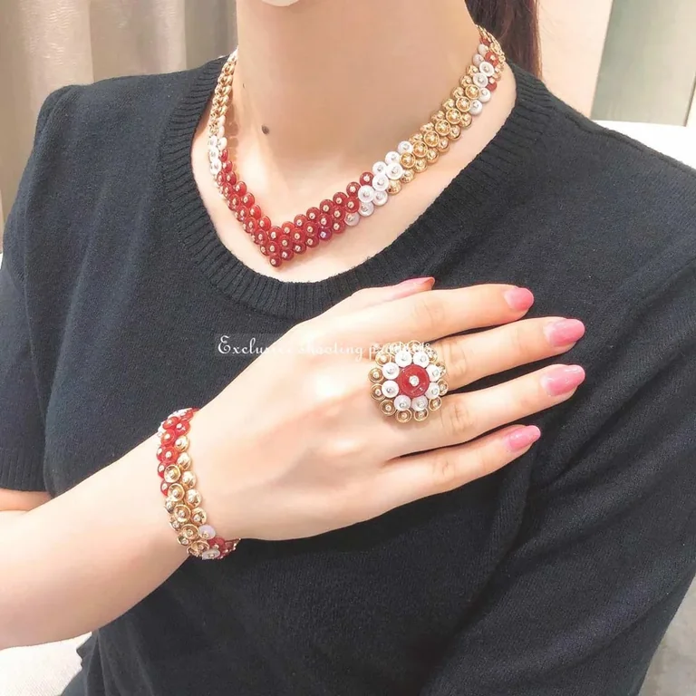 Van Cleef & Arpels VCARP09I00 Bouton d?or bracelet Rose gold Carnelian Diamond Mother-of-pearl bracelet 2