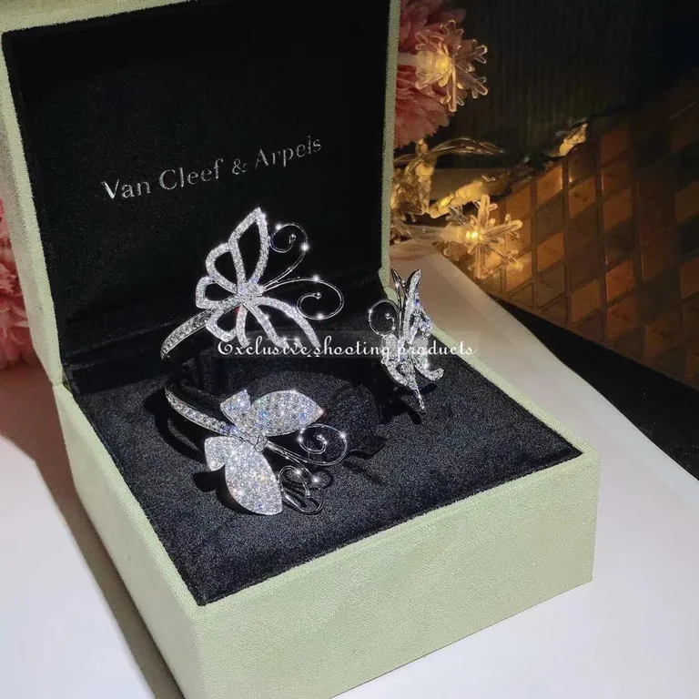 Van Cleef & Arpels Bracelet Flying Butterfly Hinged Bangle Cuff Bracelet Set in 18K White Gold Bracelet 8