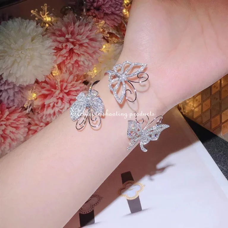 Van Cleef & Arpels Bracelet Flying Butterfly Hinged Bangle Cuff Bracelet Set in 18K White Gold Bracelet 6