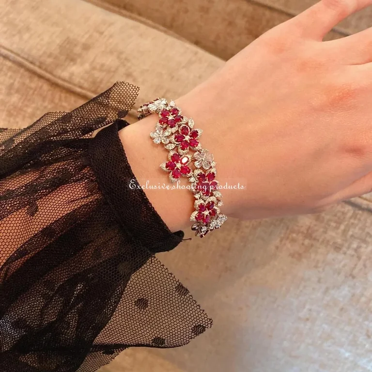 Van Cleef & Arpels VCARP47S00 Folie des Prés bracelet Rose gold Diamond Ruby bracelet 3