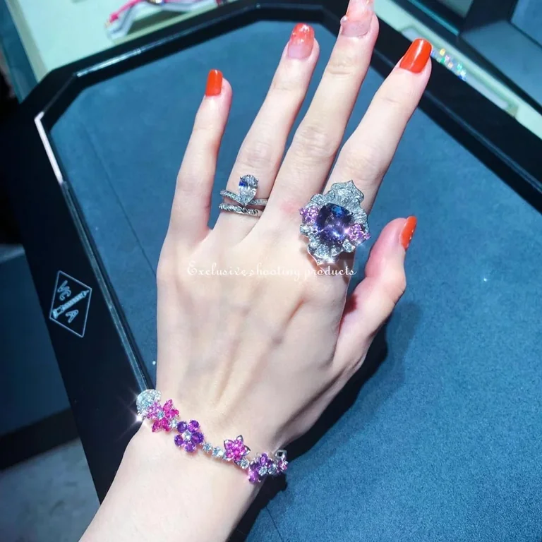 Van Cleef & Arpels VCARP05C00 Folie des Prés bracelet White gold Diamond Sapphire bracelet