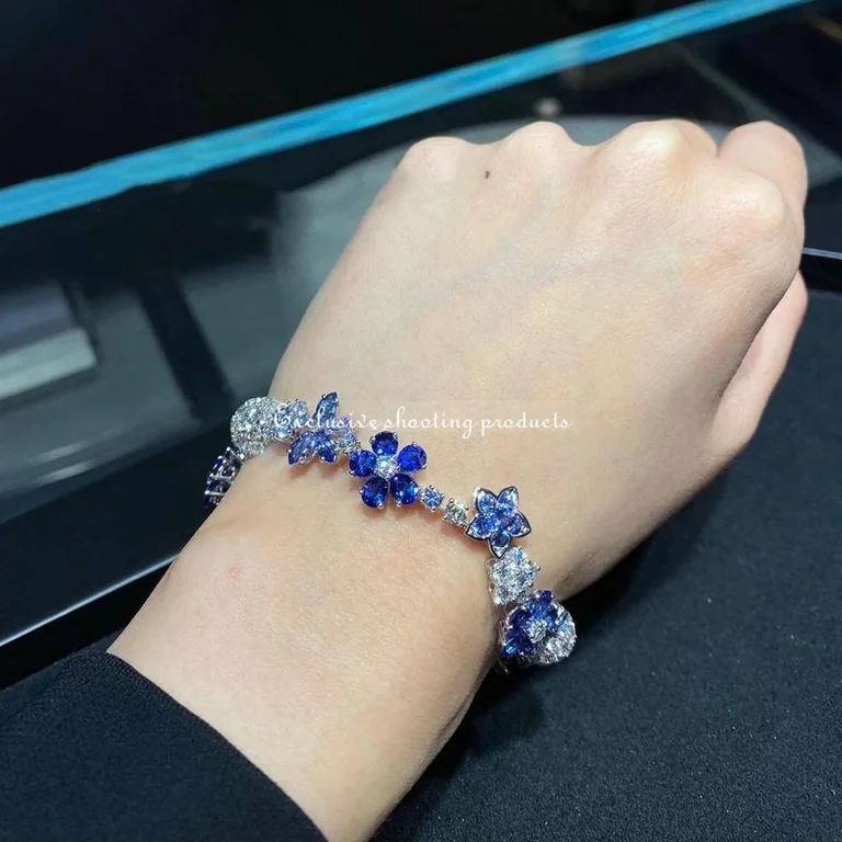 Van Cleef & Arpels VCARP05A00 Folie des Prés bracelet White gold Diamond Sapphire bracelet 2