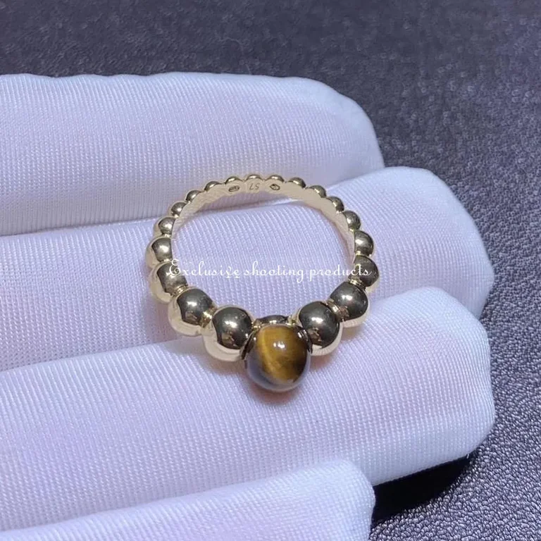 Van Cleef & Arpels VCARO5M300 ring Perl�e couleurs variation Yellow gold Tiger?s Eye ring 1