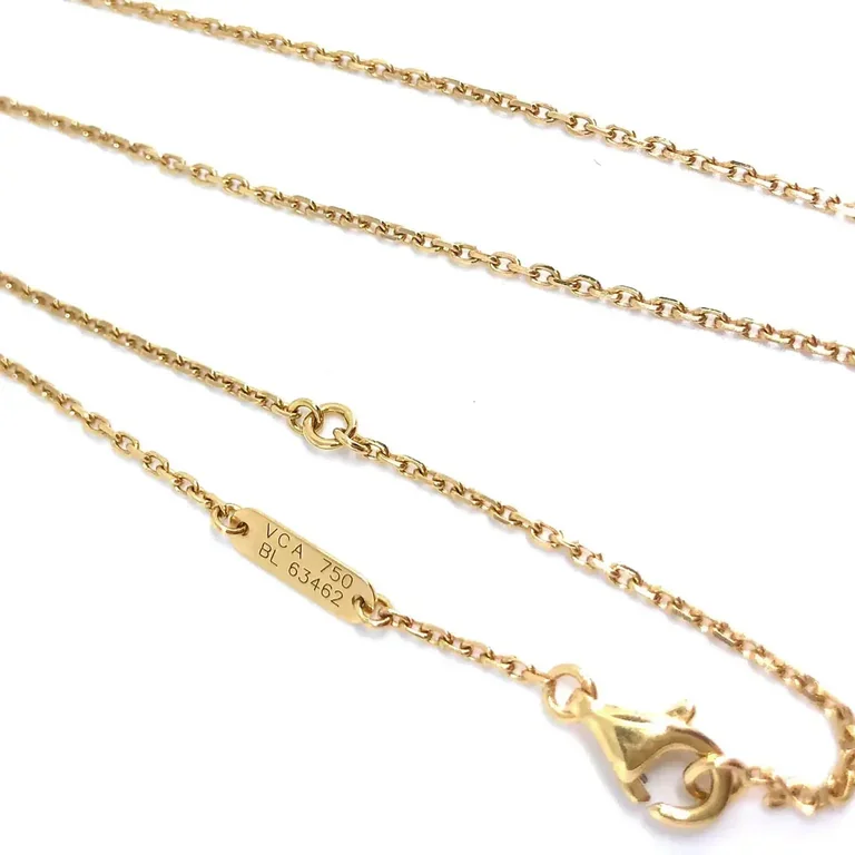 Van Cleef & Arpels pendant Vintage Alhambra pendant Green Jade 18 Karat Yellow Gold Necklace 4
