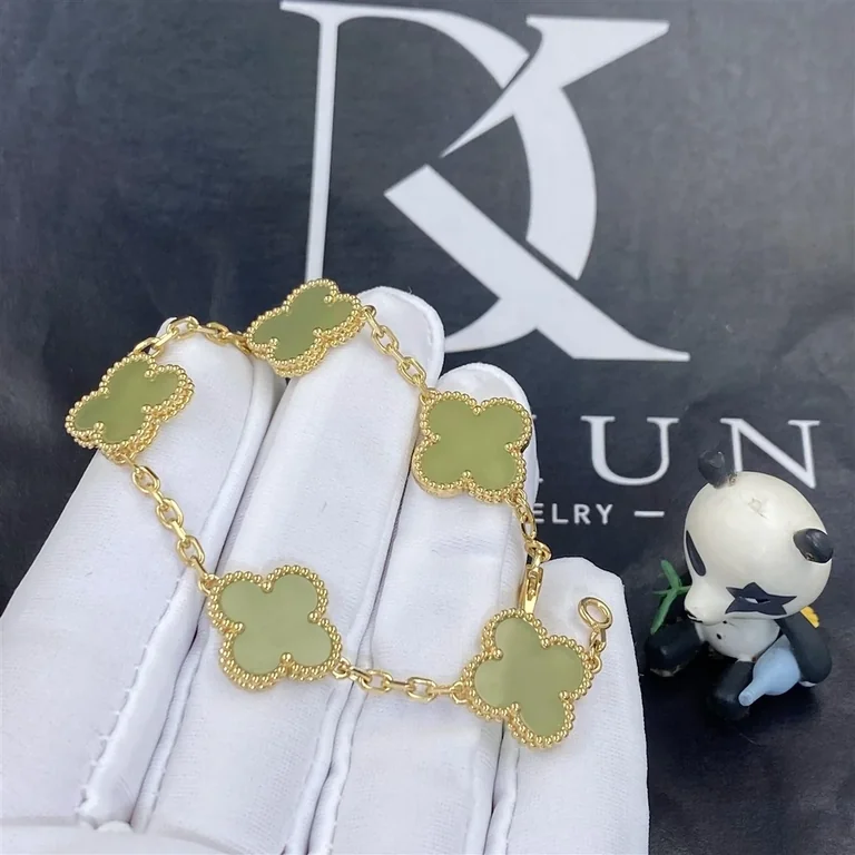 Van Cleef & Arpels Vintage Alhambra Bracelet 5 Motif 18k Yellow Gold Jade Bracelet 2