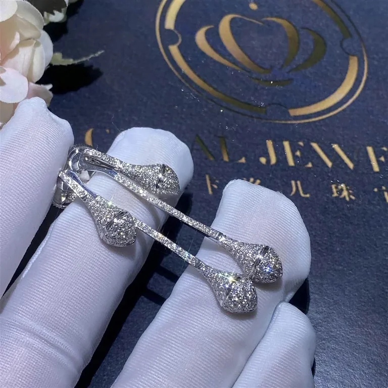 Marli-New-York-White-Gold-Cleo-Drop-Diamond-Earrings-Model-Cleo-e7wgdd-1-12