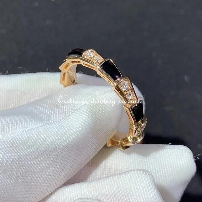 Bulgari Serpenti Viper AN858710 18 kt rose gold thin ring set with onyx elements and pavé diamonds ring 3