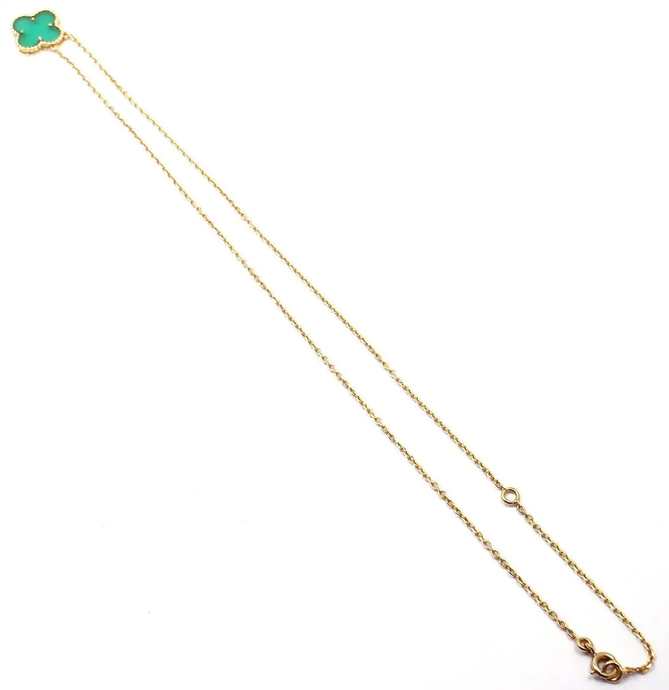 Van Cleef & Arpels Necklace Vintage Alhambra pendant Green Chalcedony 18 Karat Yellow Gold Necklace 5